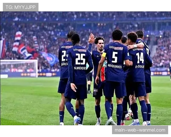 巴尔科拉与杜埃禁区精妙配合 巴黎闪电领先斯特拉斯堡